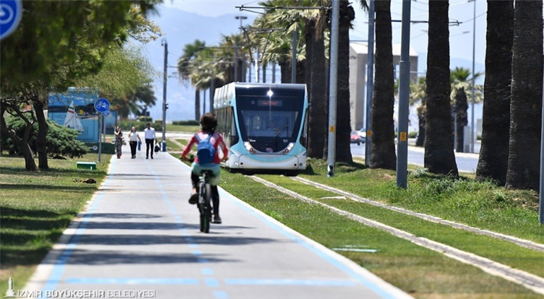 İzmir’in tramvay hatları için araç alım ihalesi yapıldı